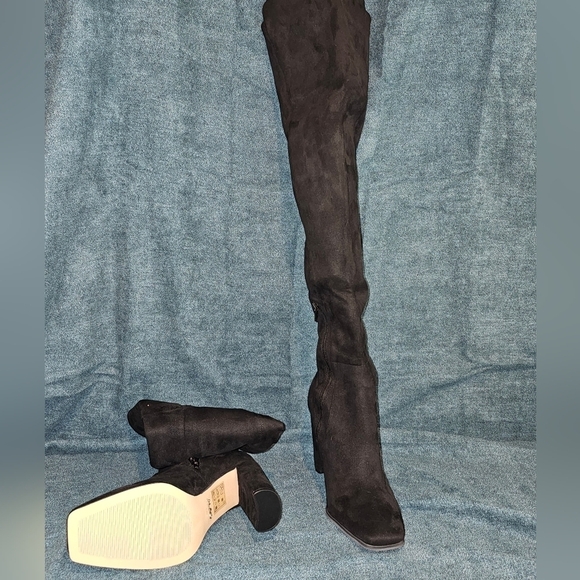 Aldo Dessa over knee suade boots - Picture 4 of 4